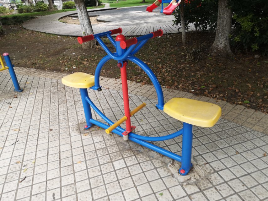 下肢训练器