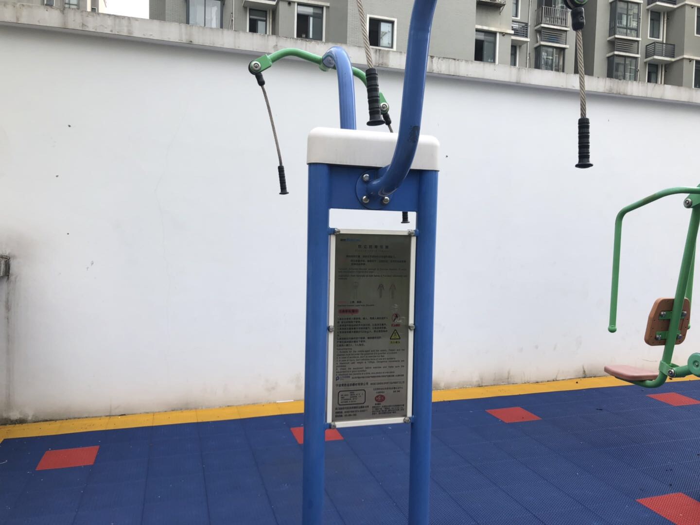双立柱牵引器