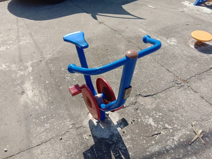 直立健身车