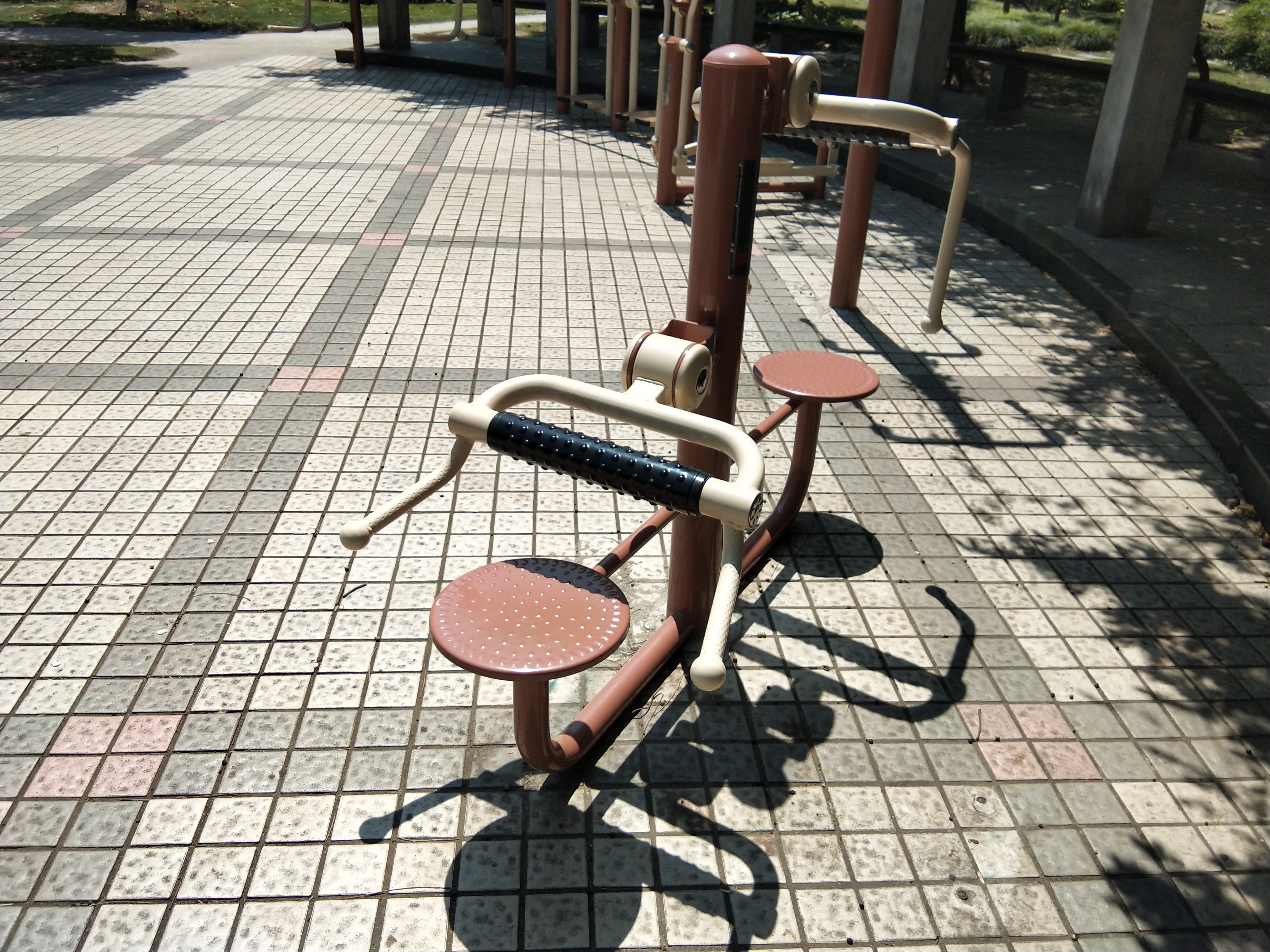 颈腰按摩器