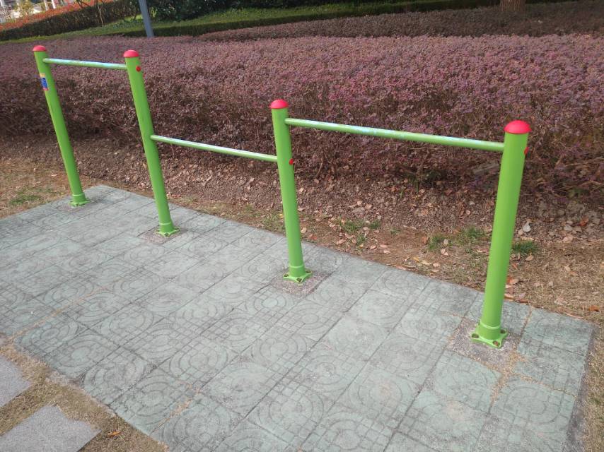 搁腿杠