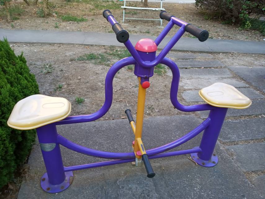 下肢训练器