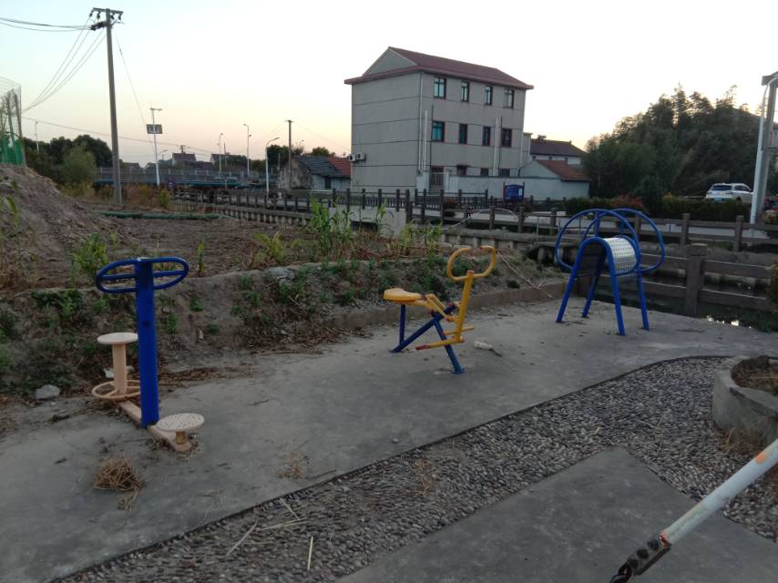 高永村5组高宅368号前健身路径