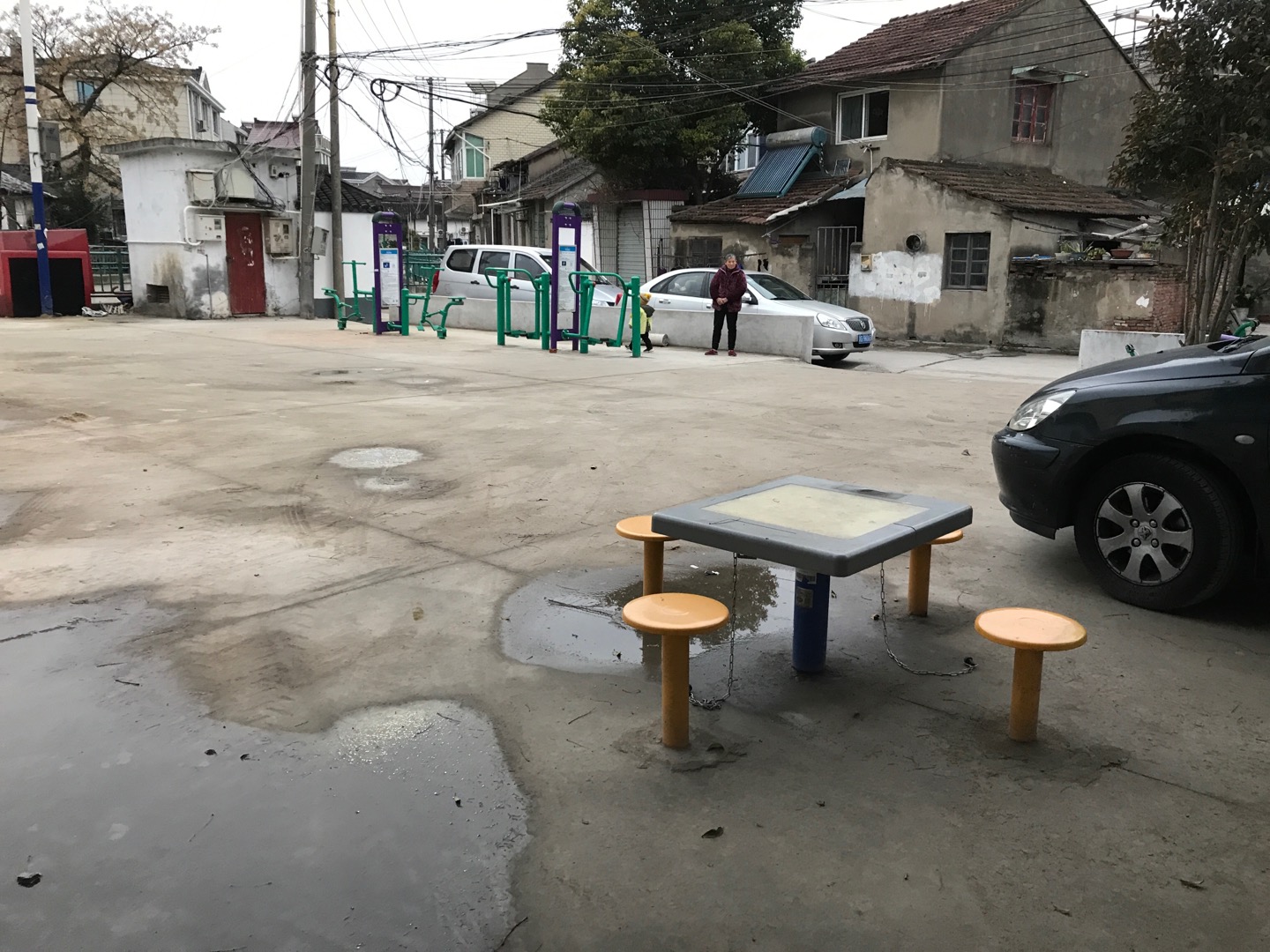 东南弄村健身点