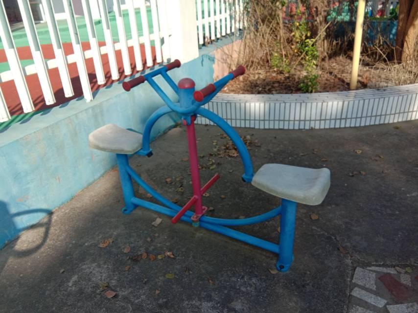 下肢锻炼器