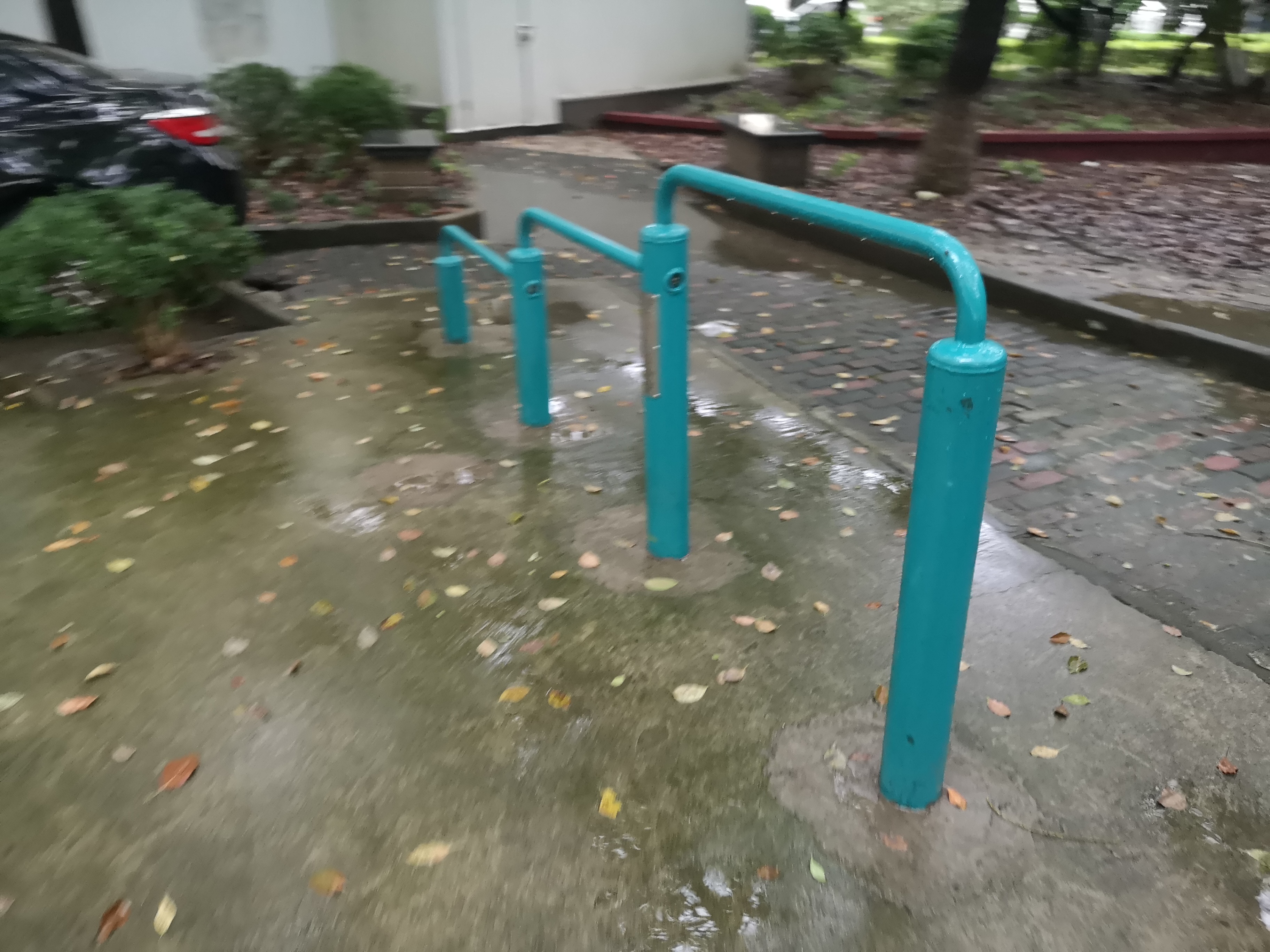 弹震压腿器