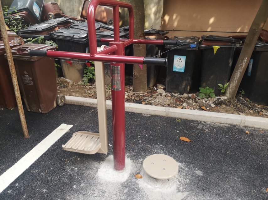 扭腰钟摆器