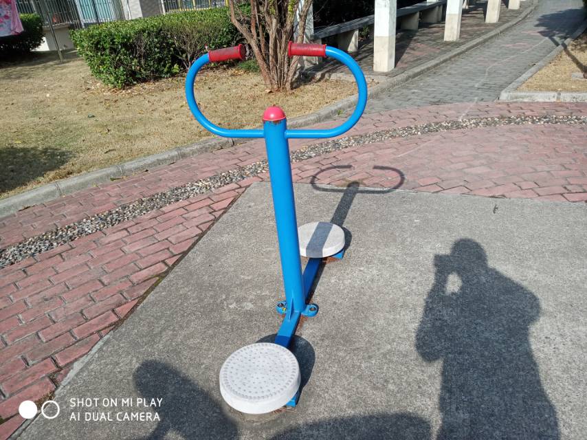 扭腰器