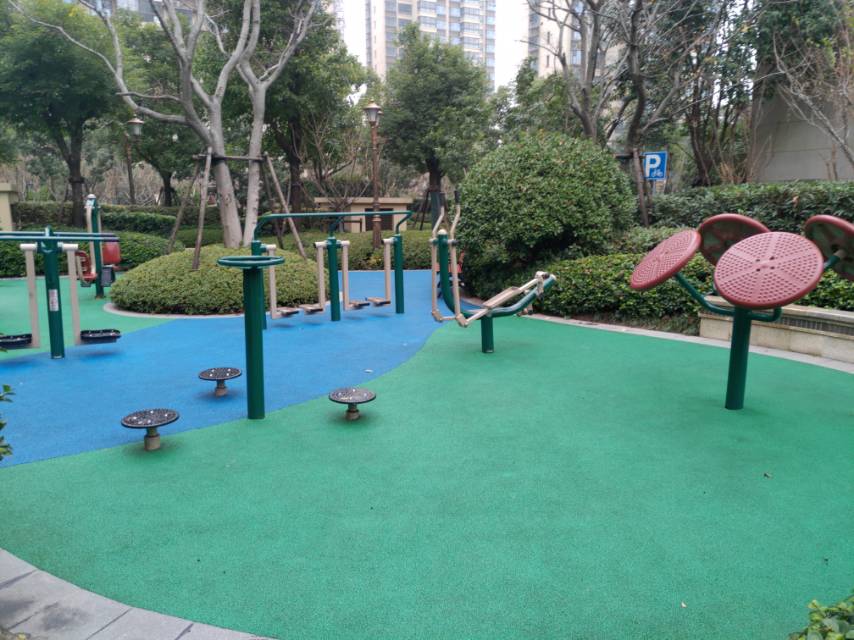 恒大御景湾小区中区市民健身点