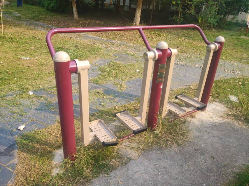双人漫步器