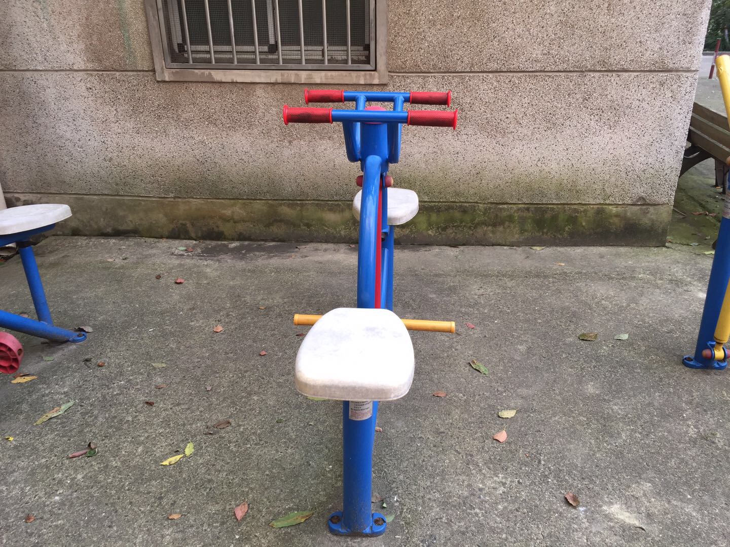 下肢锻炼器