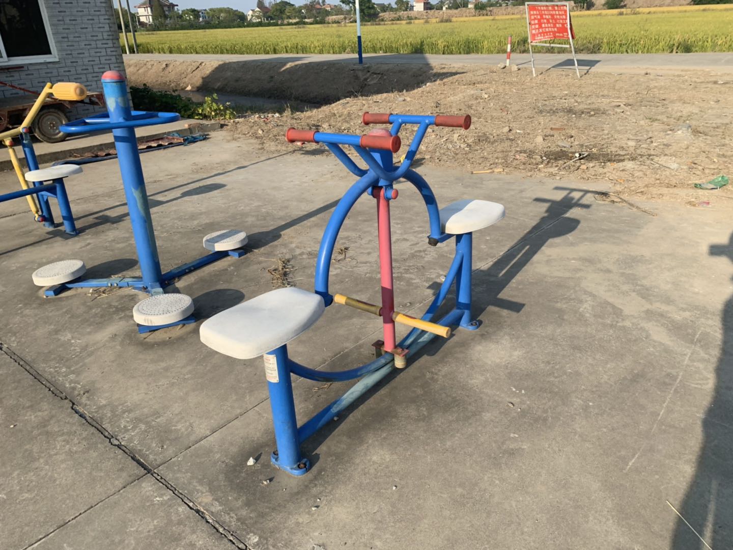 下肢锻炼器