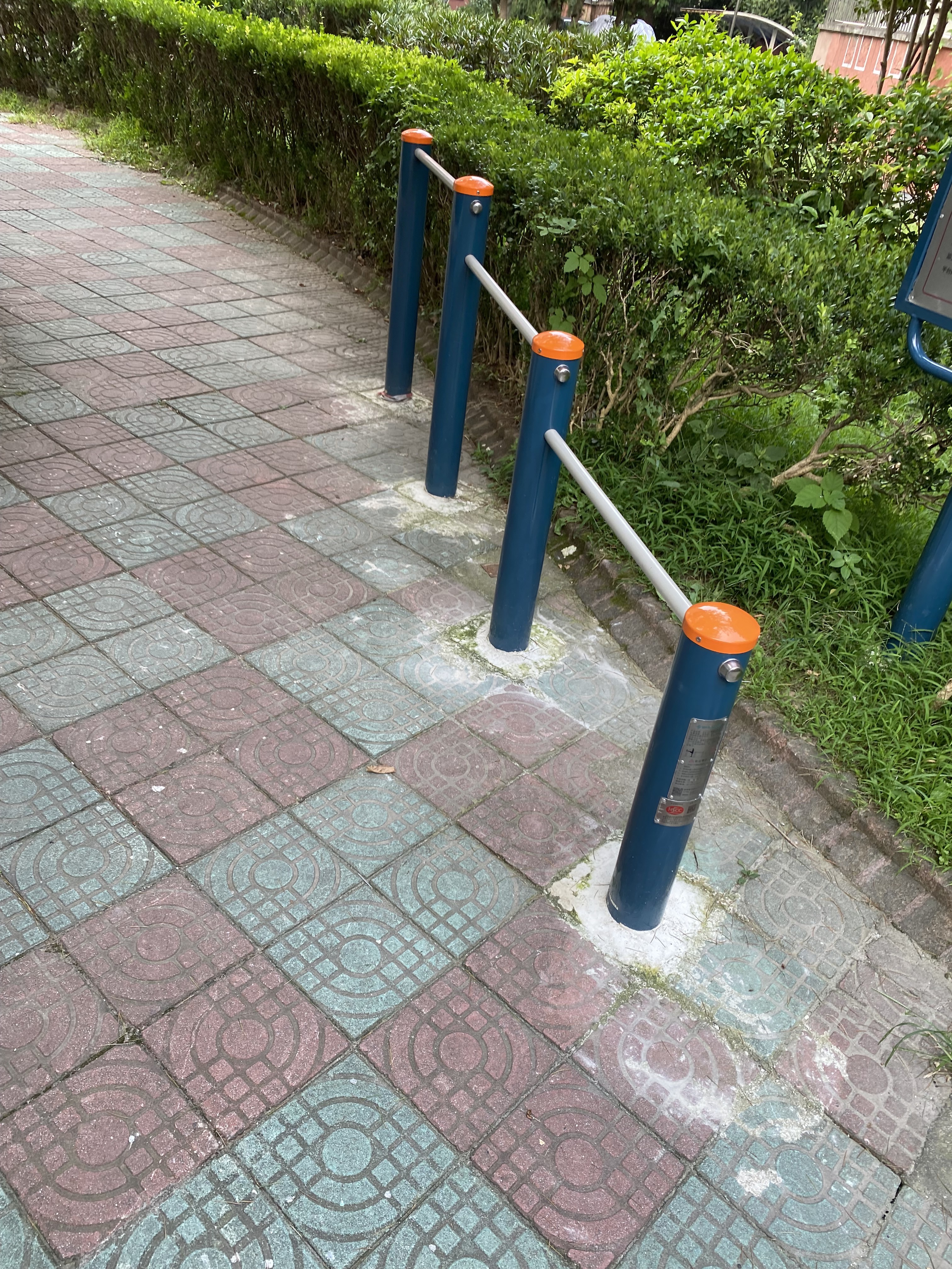 弹振压腿器