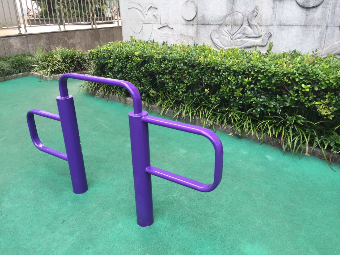 弹振压腿器