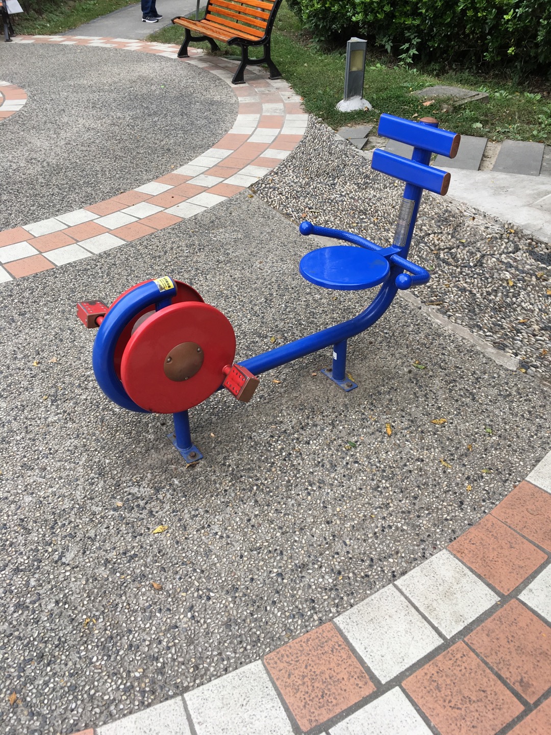 斜躺健身车