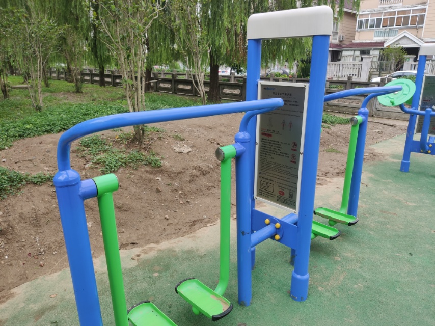 双立柱太空漫步器