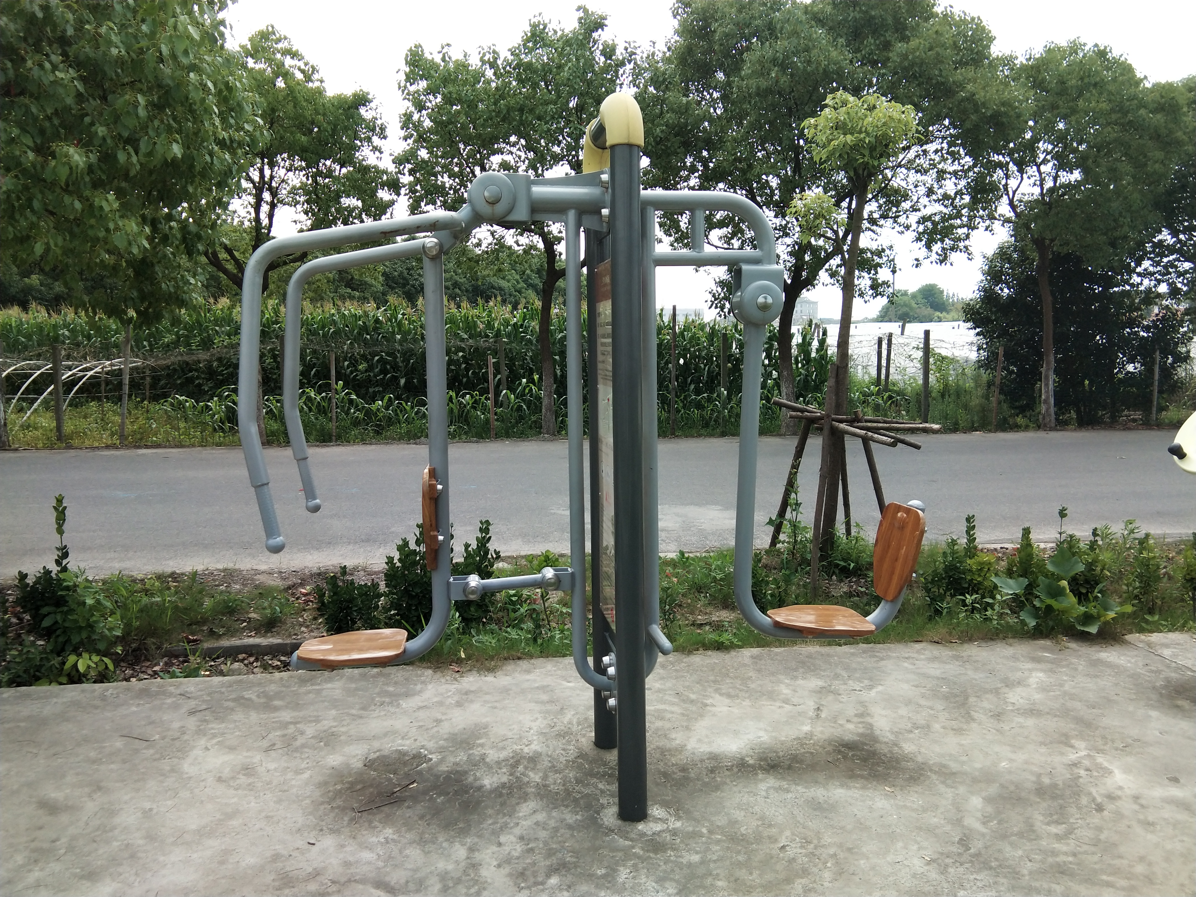 上下肢训练器