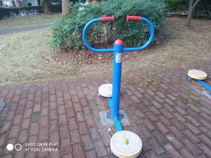 扭腰器