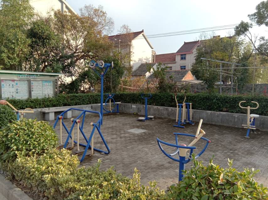 塘路村8组健身点