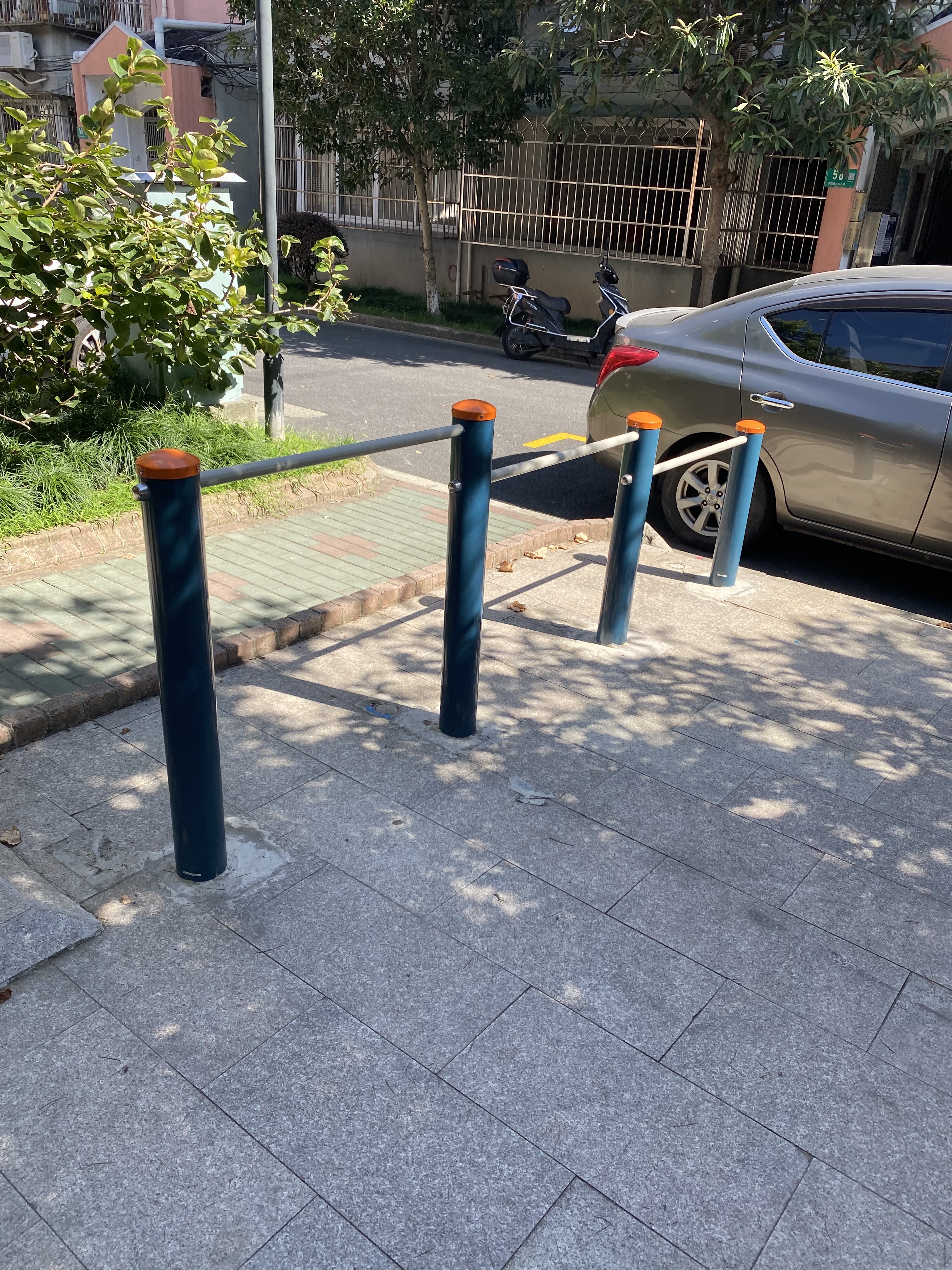 弹振压腿器