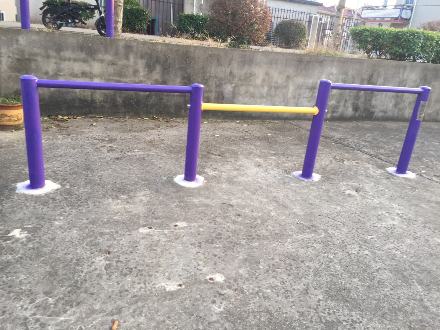 弹振压腿器