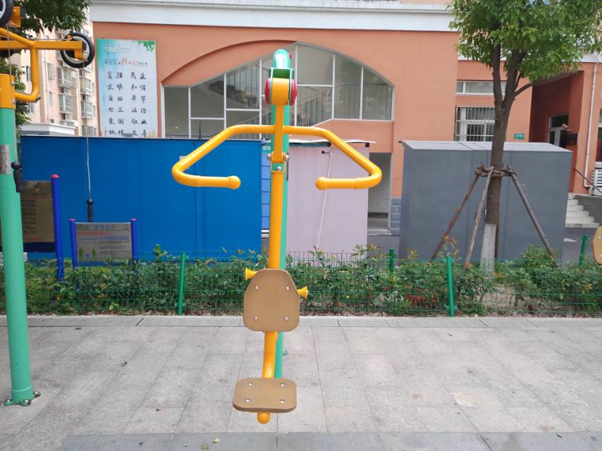 坐拉训练器