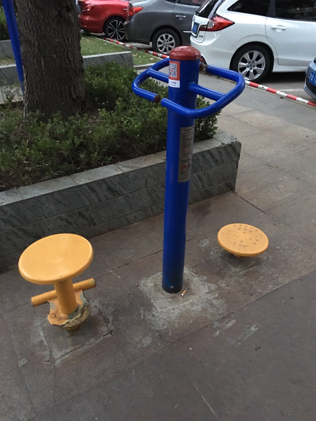 双位扭腰器