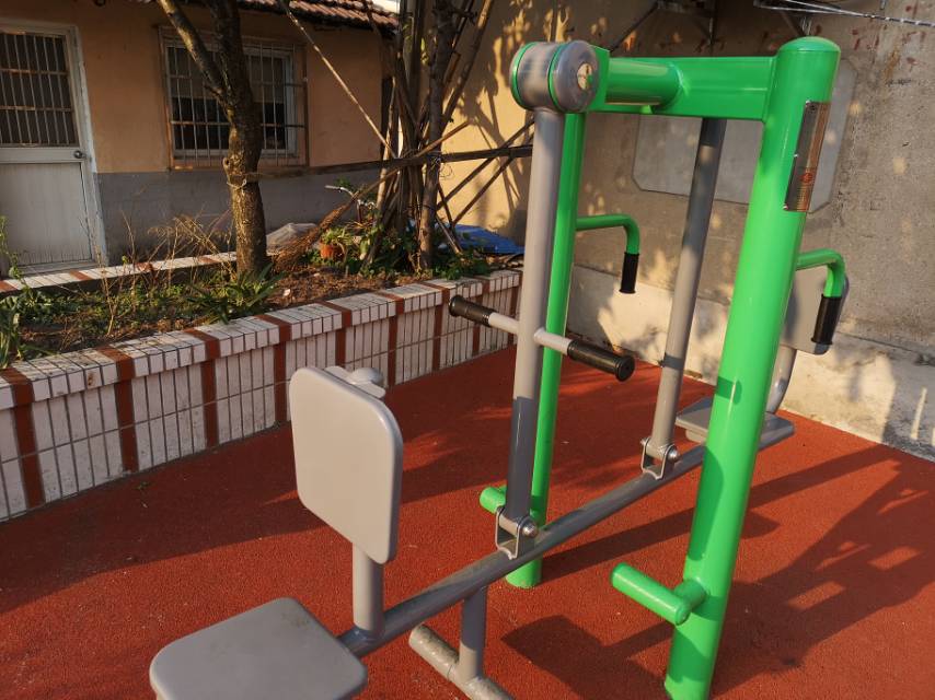 互动式坐蹬推拉训练器