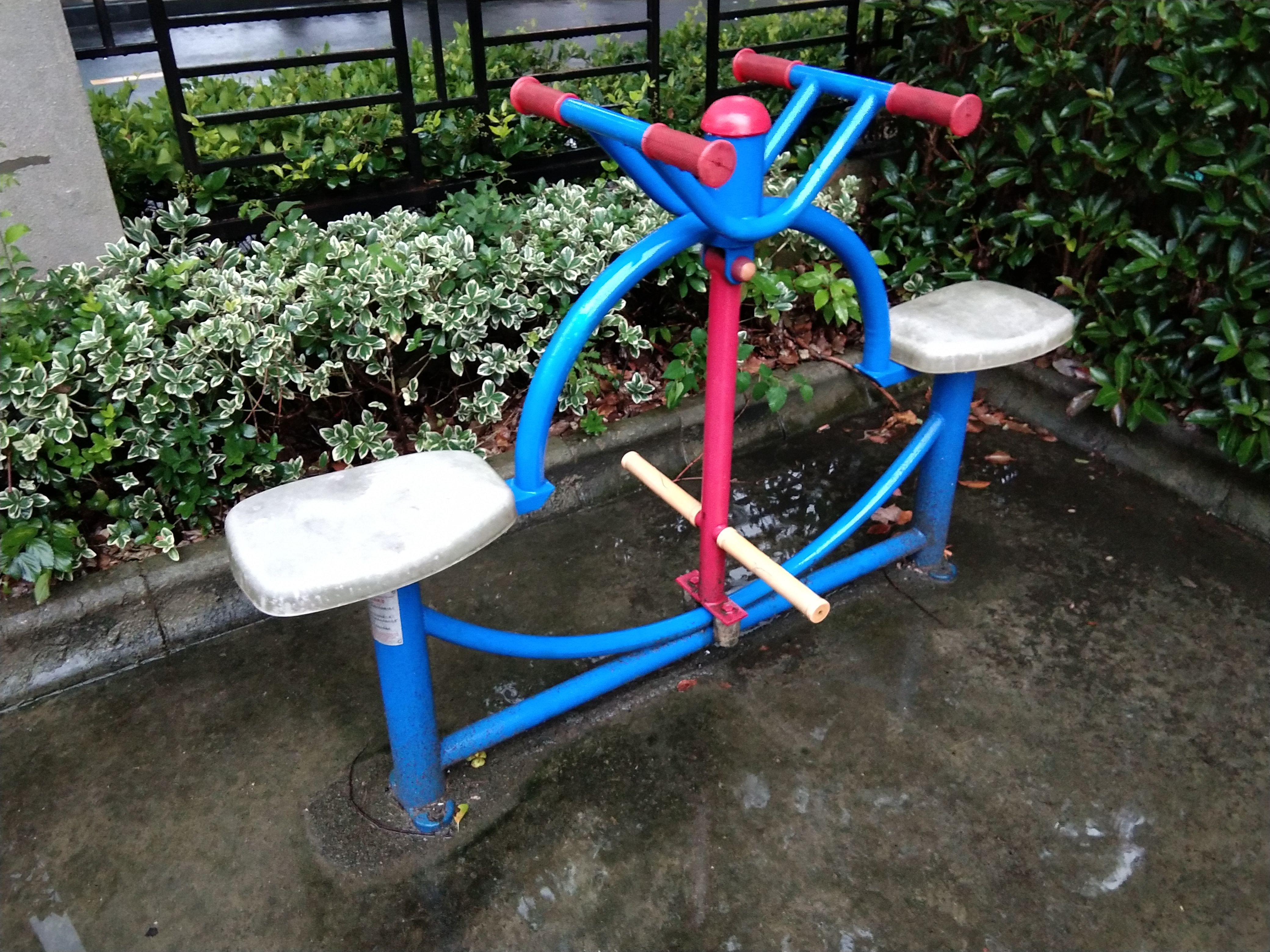 下肢锻炼器