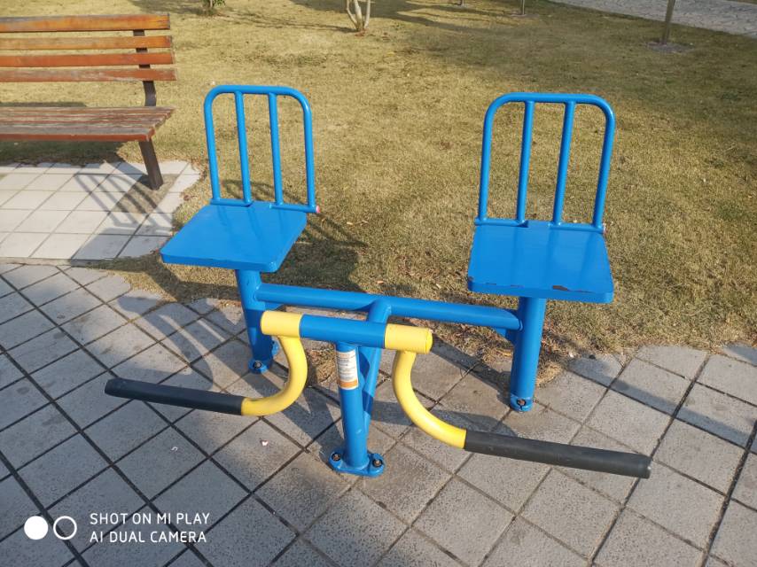下肢训练器