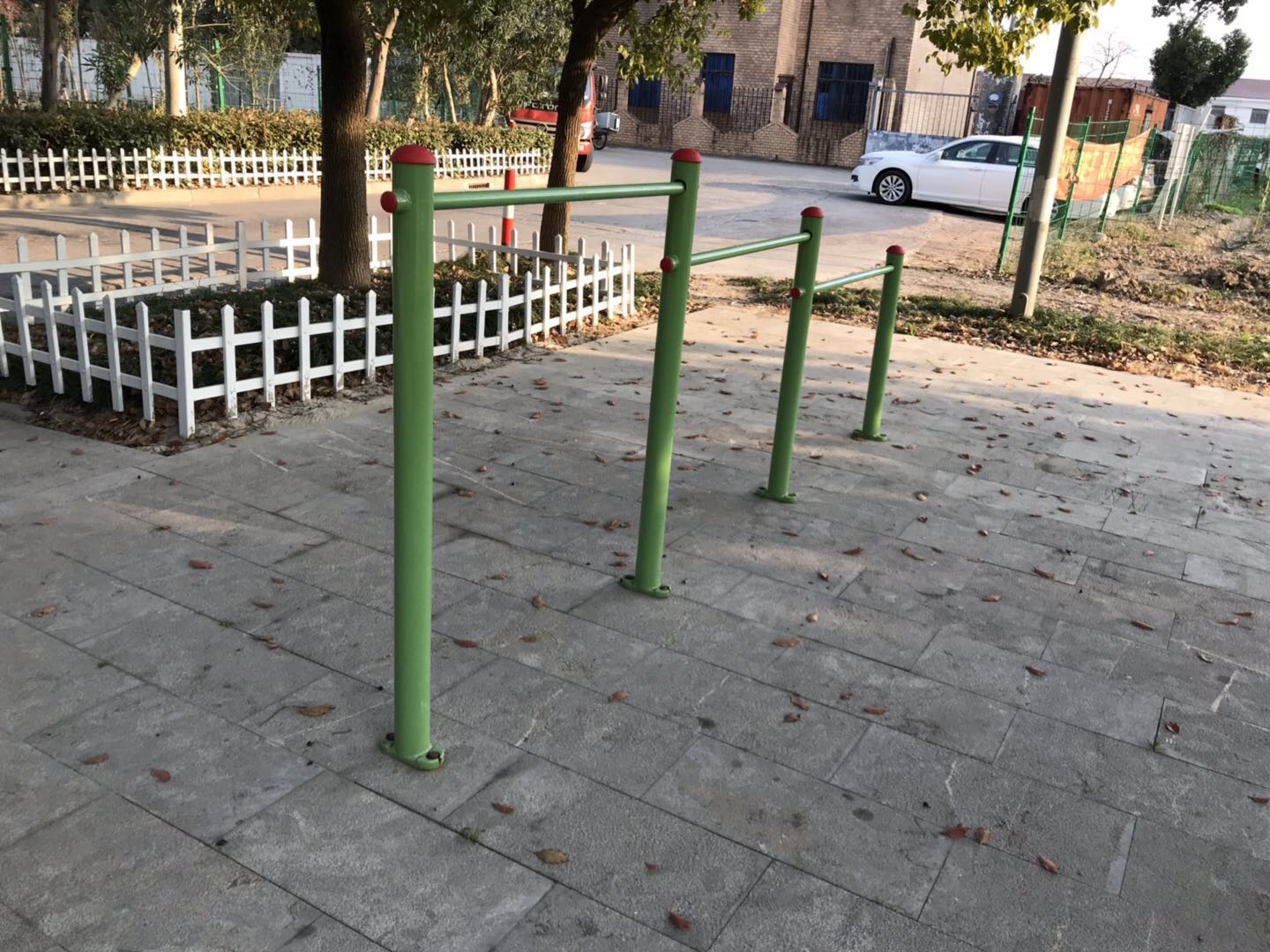 搁腿杠