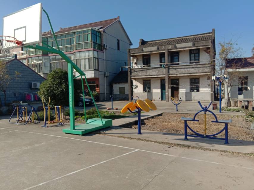 红三村22组长兴577号前健身路径