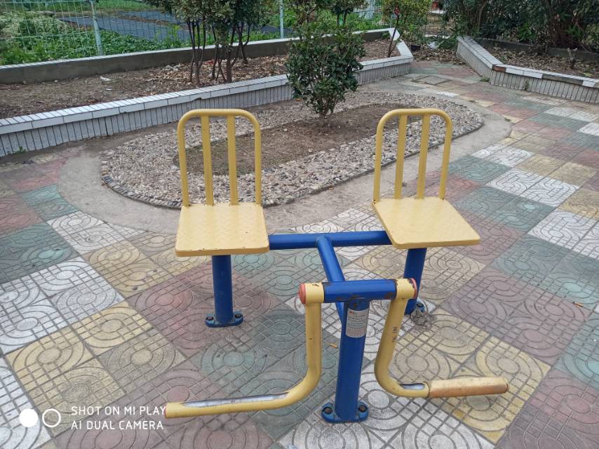 下肢锻炼器