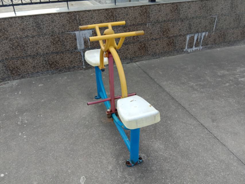 下肢锻炼器