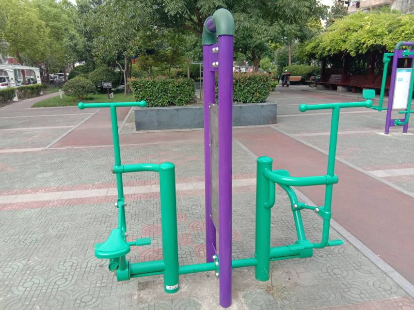 双位健骑机