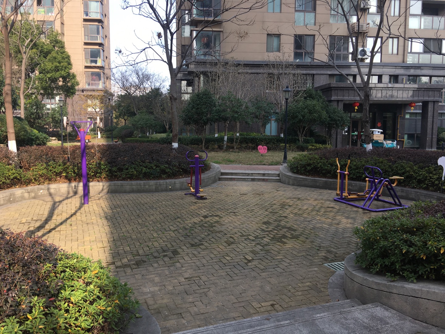 常发豪庭小区3号楼南侧老年康乐设施市民健身点