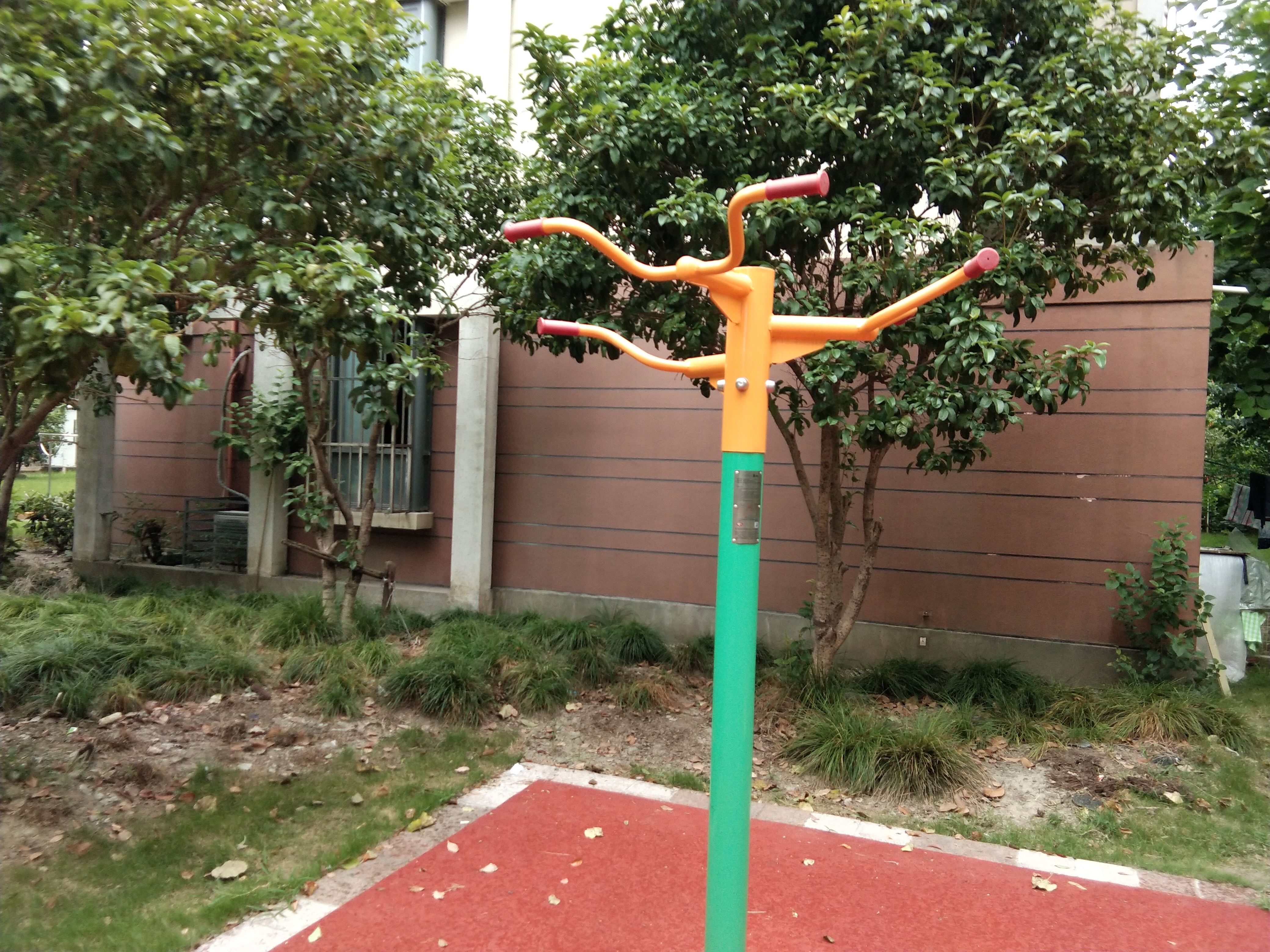 三位引体器