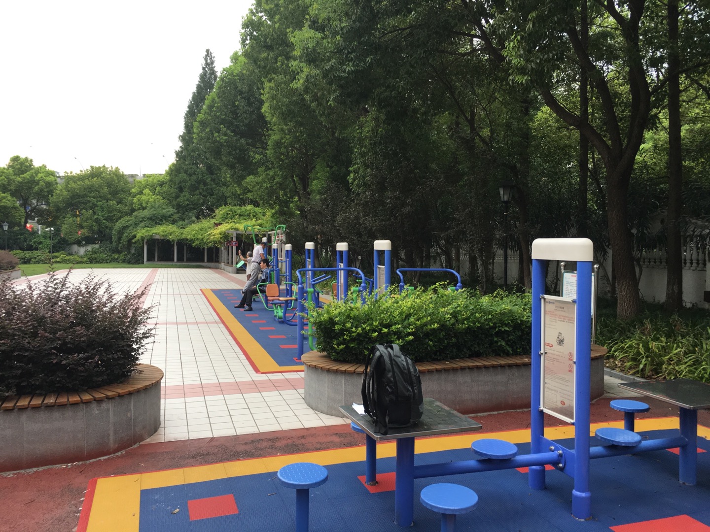 大华三村二居益智健身点