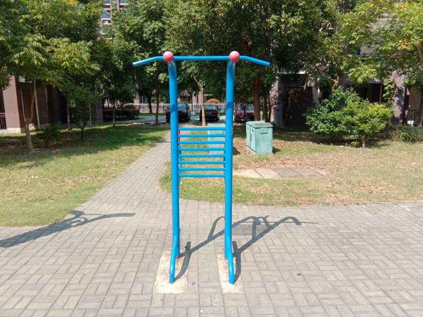 多功能训练器