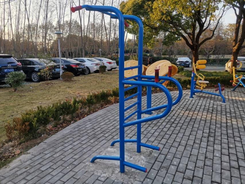 多功能训练器