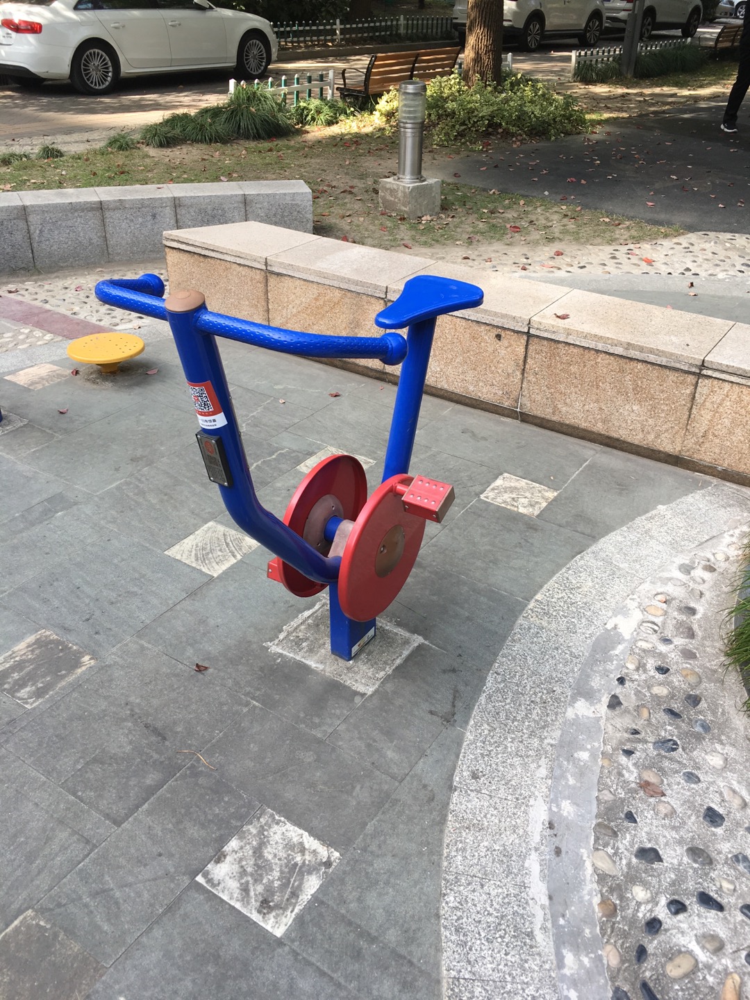 直立健身车