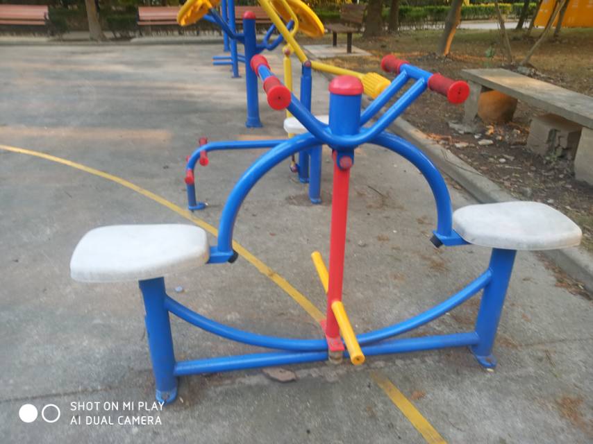 下肢锻炼器