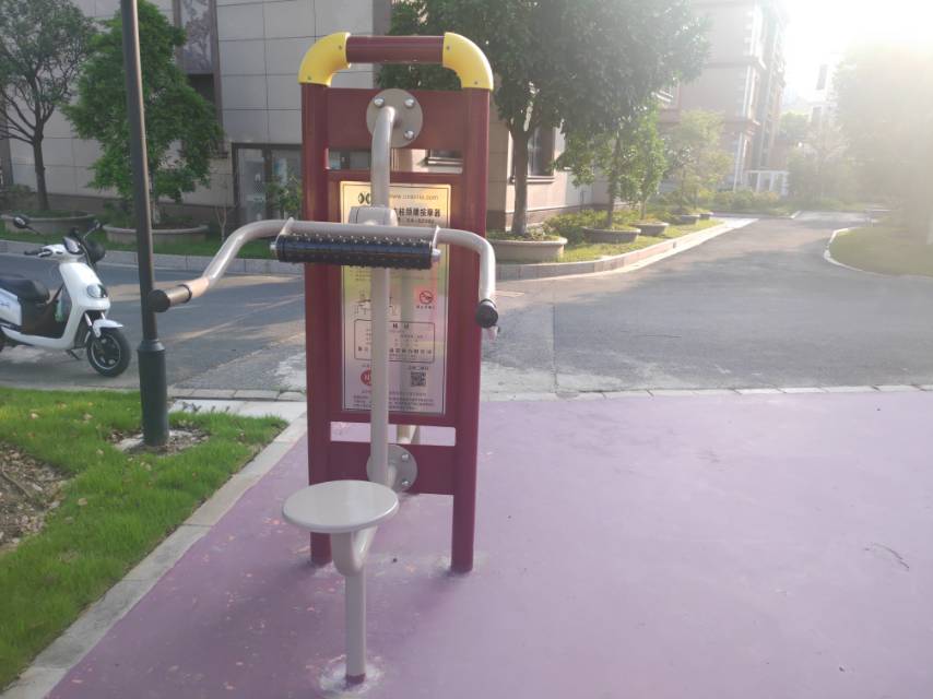 双立柱颈腰按摩器