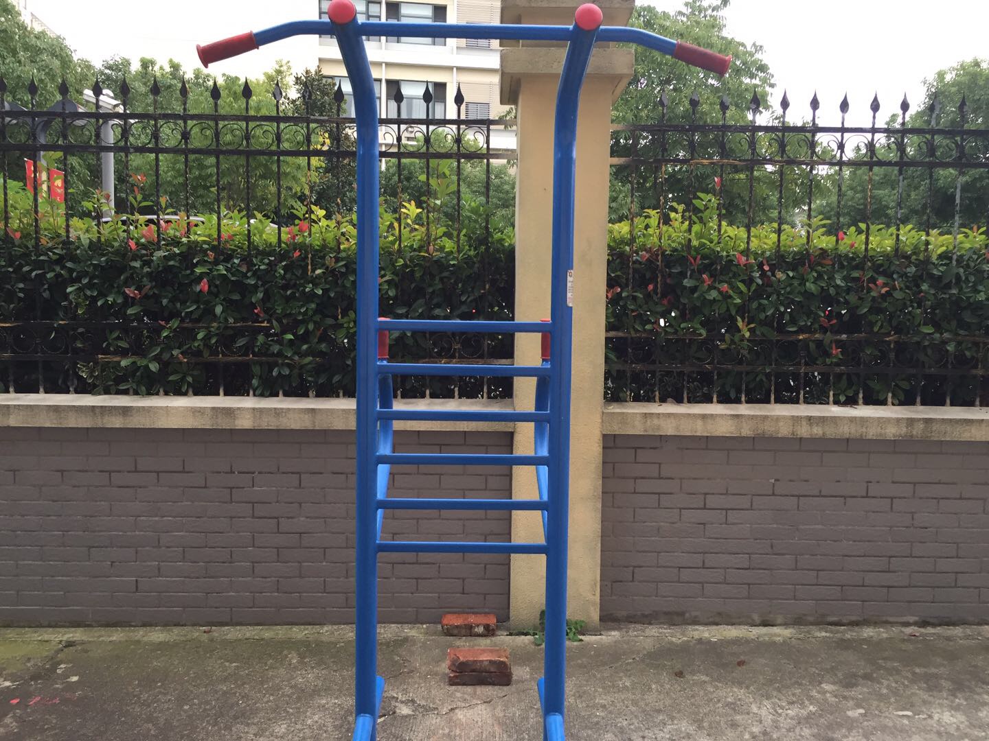 多功能训练器