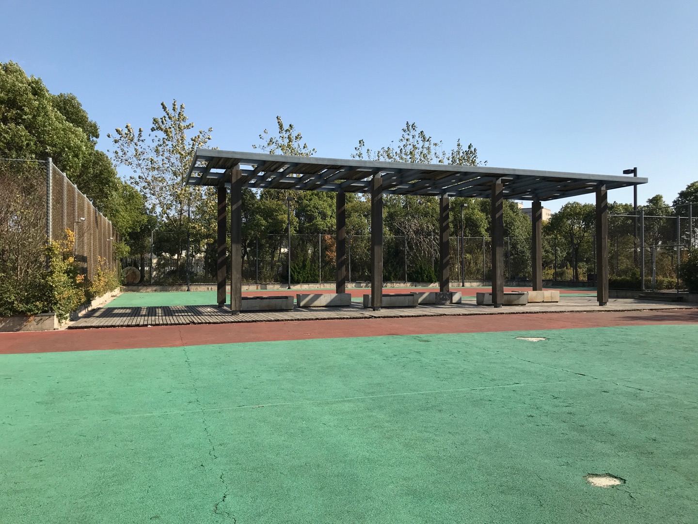东岸涟城网球场