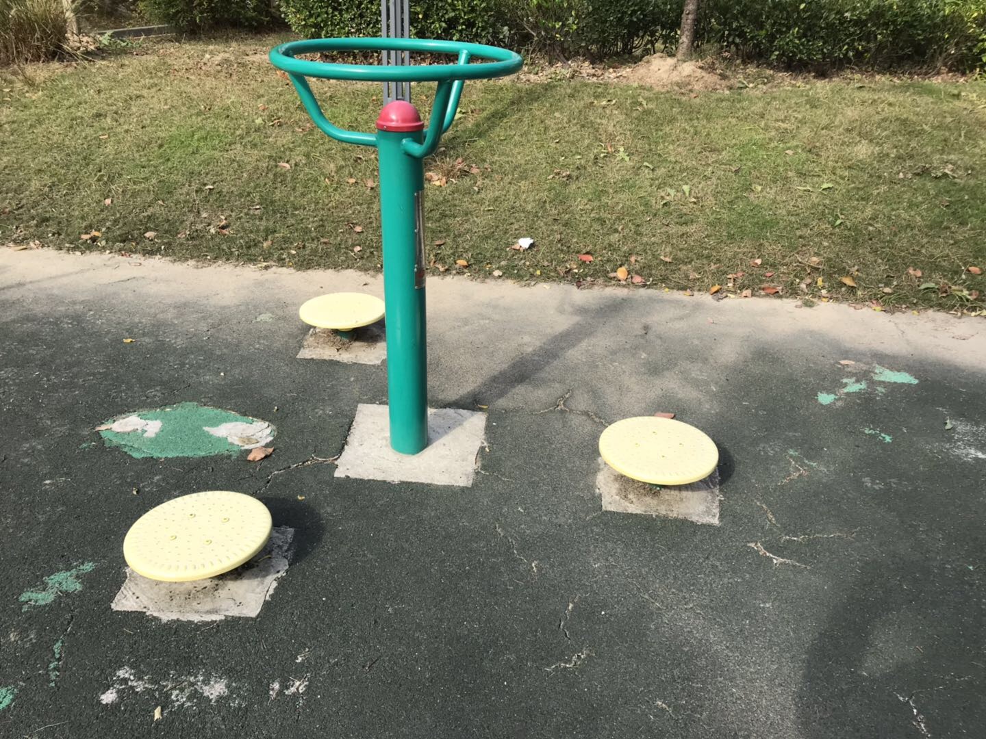 三位扭腰器