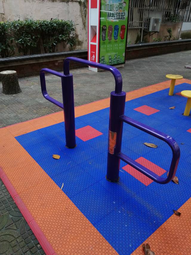 弹振压腿器