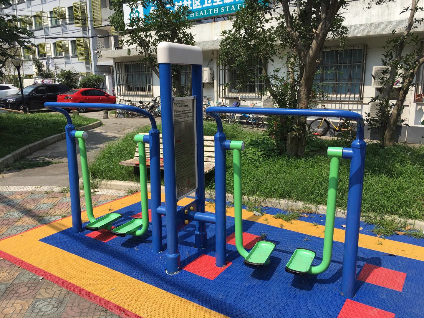 双立柱太空漫步器
