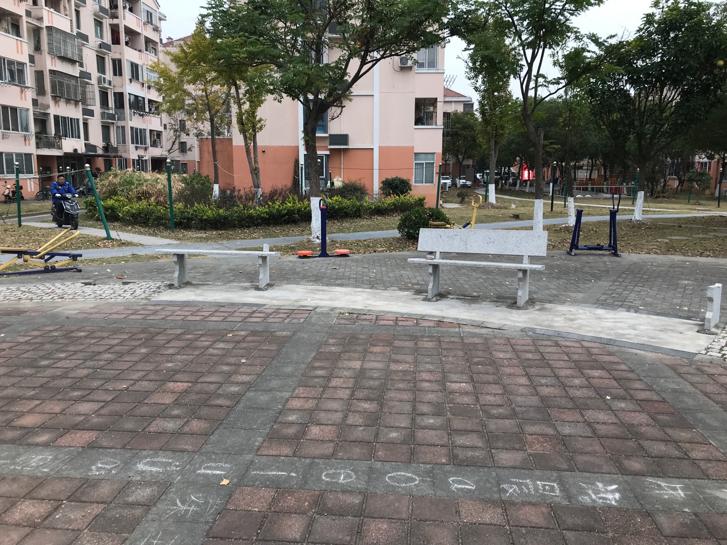 芦潮路333弄健身苑点