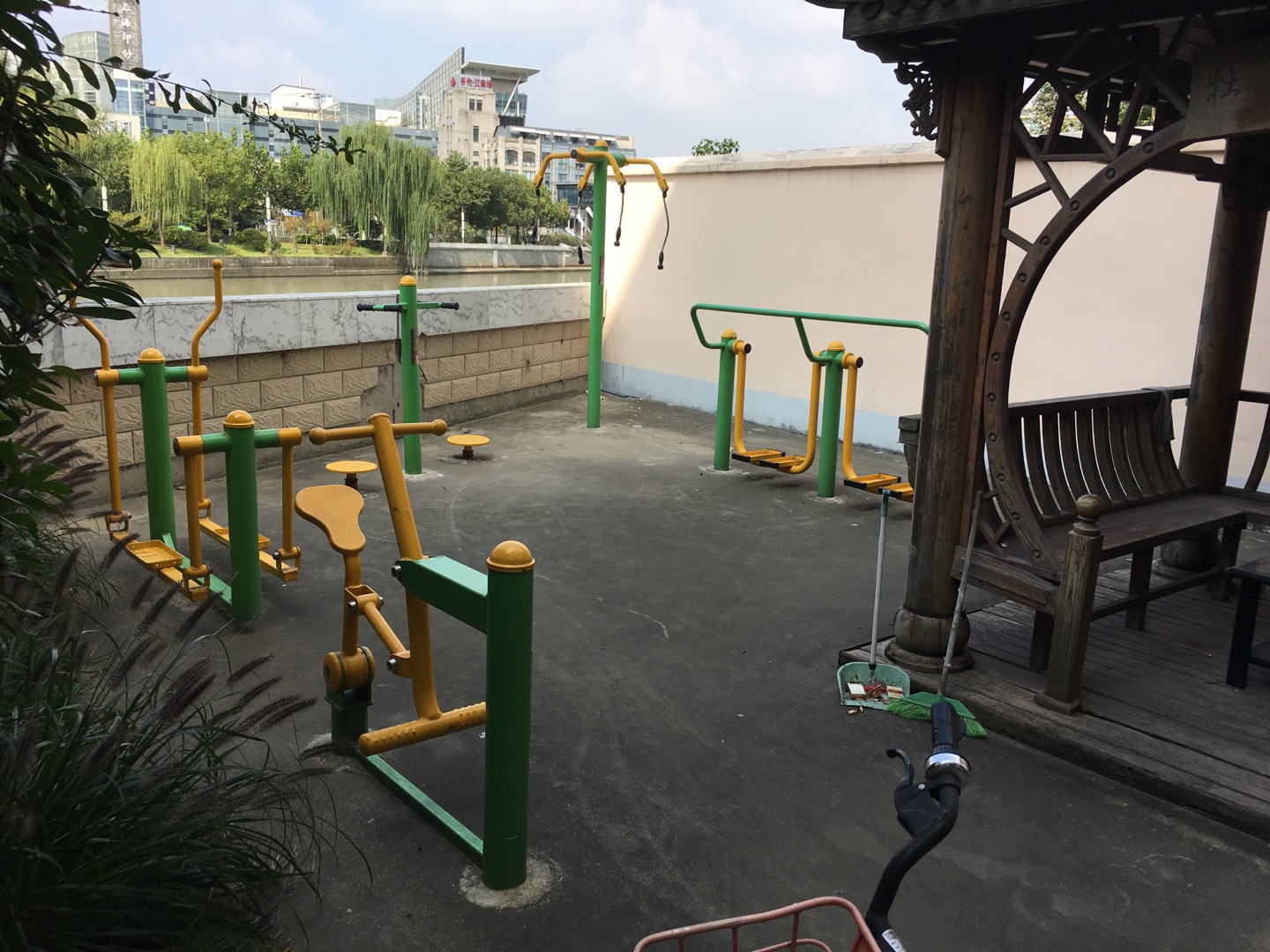 万后小区市民益智健身苑点